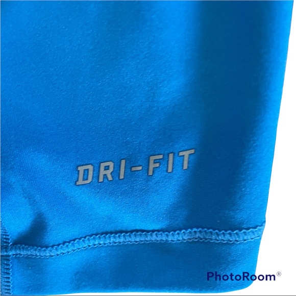 Nike woman’s PRO COOL graphic tank - Picture 4 of 4